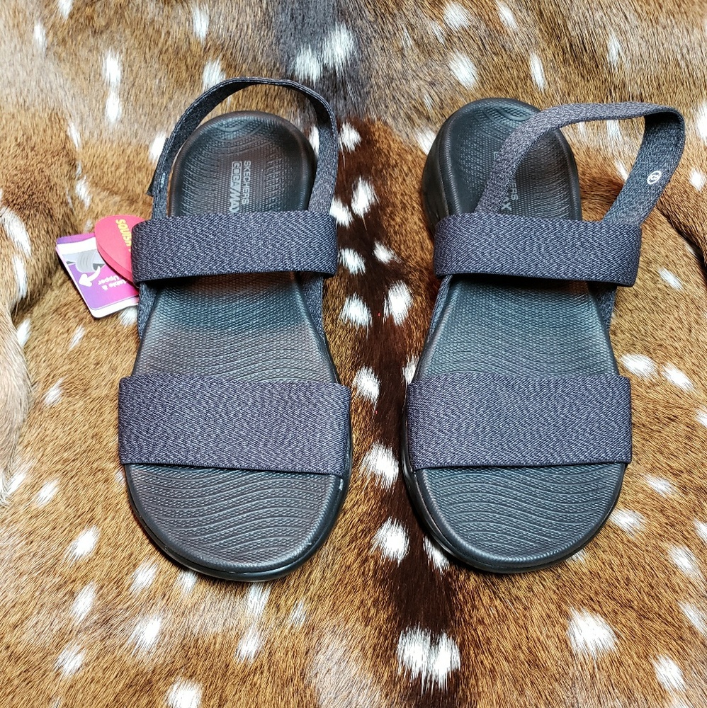 Skechers Goga Max Slip On Sandal